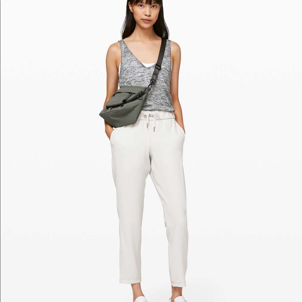 Lululemon On the Fly 7/8 Pant *Woven Silverstone